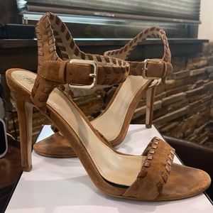 Guess, Natural Suede, size 7.5M